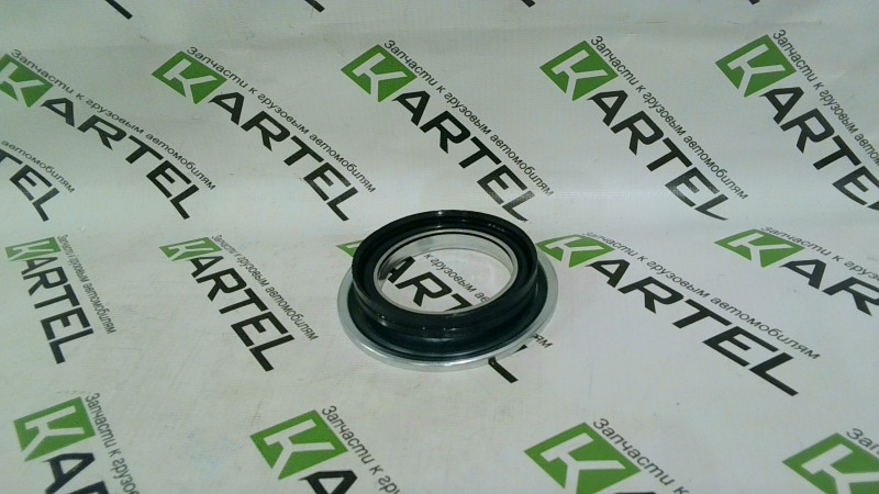 Сальник с маслоотражателем JOHN DEERE